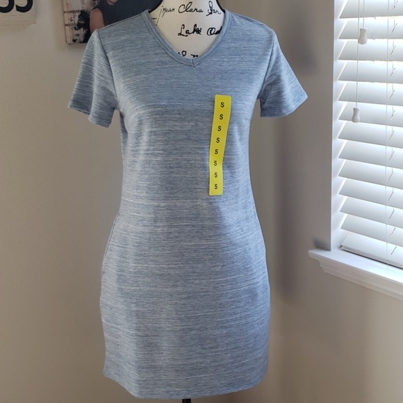 Brand new dress with pockets - Picture 1 of 3